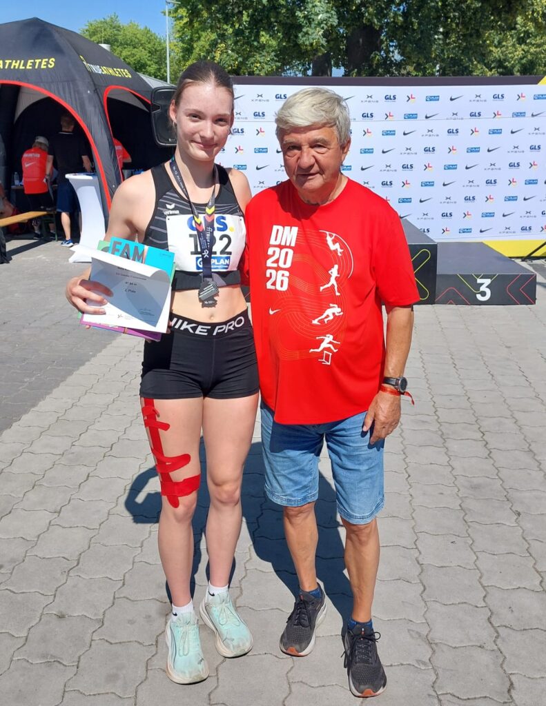 Nele und ihr Trainer Joachim Weihrich